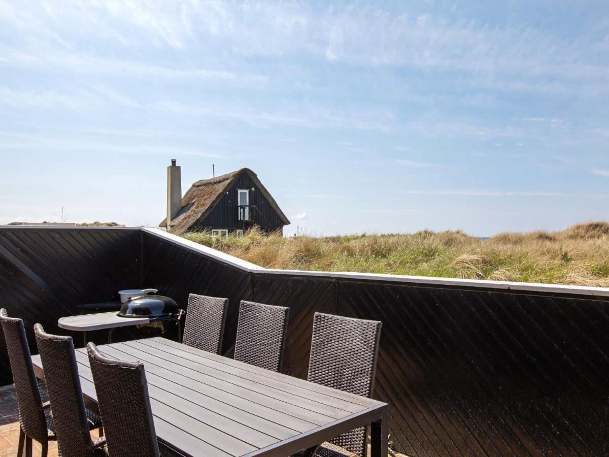 6 Person Holiday Home In Blokhus Esterno foto