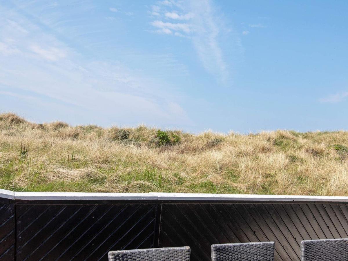6 Person Holiday Home In Blokhus Esterno foto