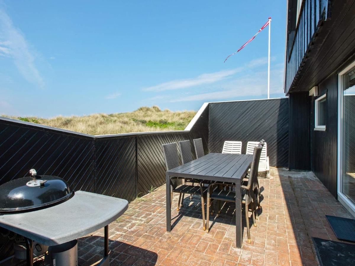 6 Person Holiday Home In Blokhus Esterno foto