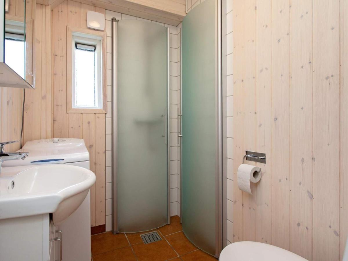 6 Person Holiday Home In Blokhus Esterno foto